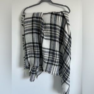 H. Plaid Blanket Scarf